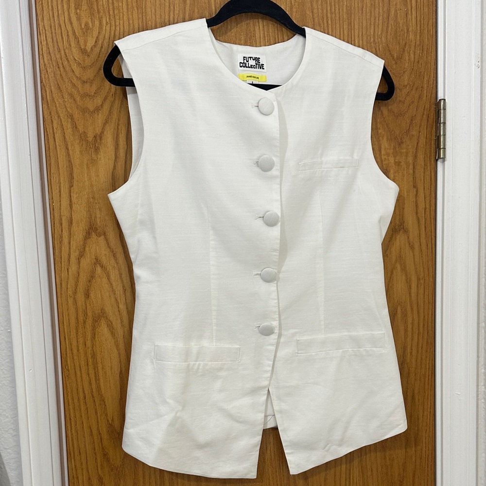 Future Collective Women's White Sleeveless Blouse Vest sz 8
